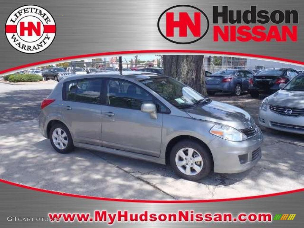 Magnetic Gray Metallic Nissan Versa