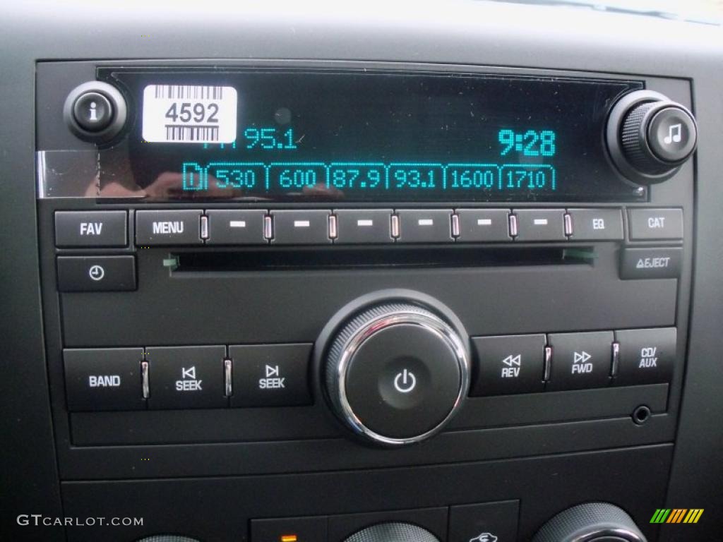 2011 Chevrolet Silverado 2500HD LS Crew Cab 4x4 Controls Photo #47451532