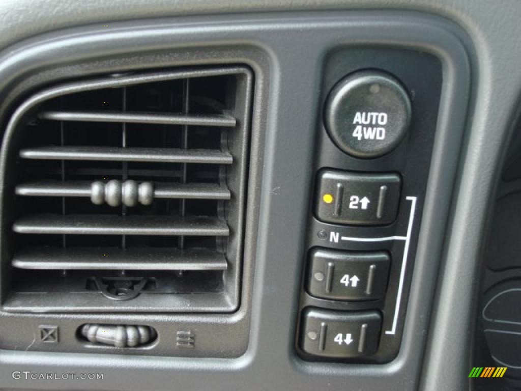 2004 GMC Yukon XL 1500 SLT 4x4 Controls Photo #47452567
