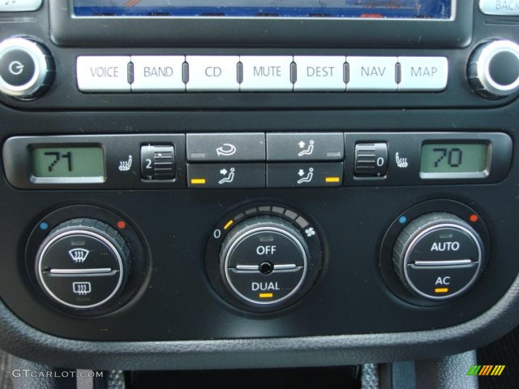 2008 Volkswagen R32 Standard R32 Model Controls Photo #47453233