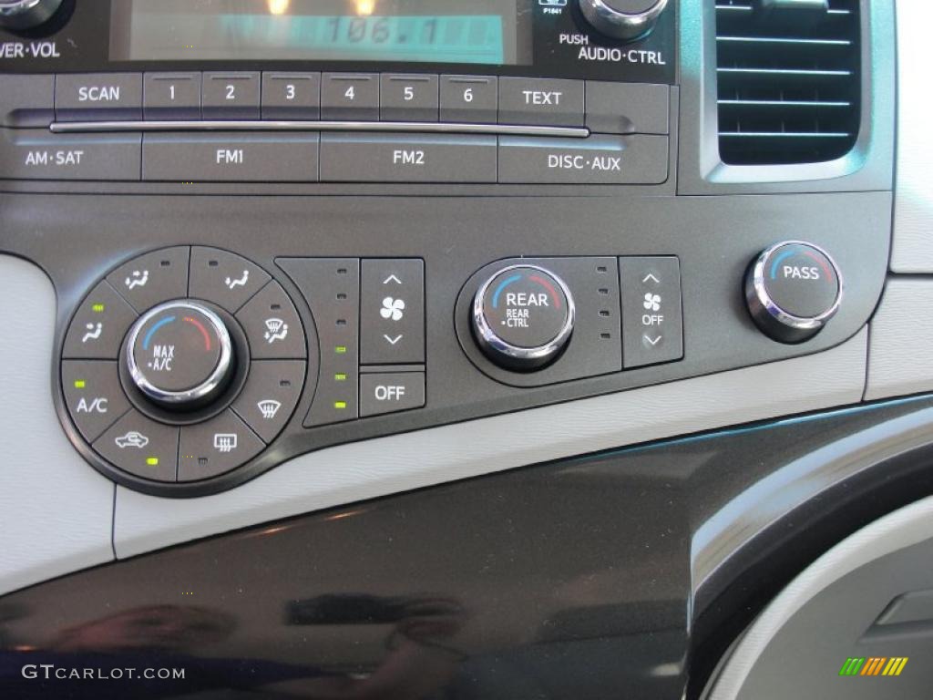 2011 Toyota Sienna V6 Controls Photos