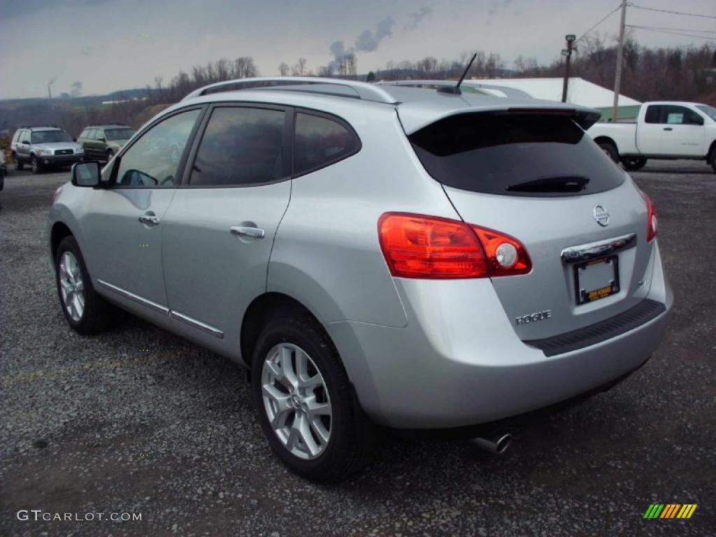 2011 Rogue SL AWD - Silver Ice Metallic / Black photo #7