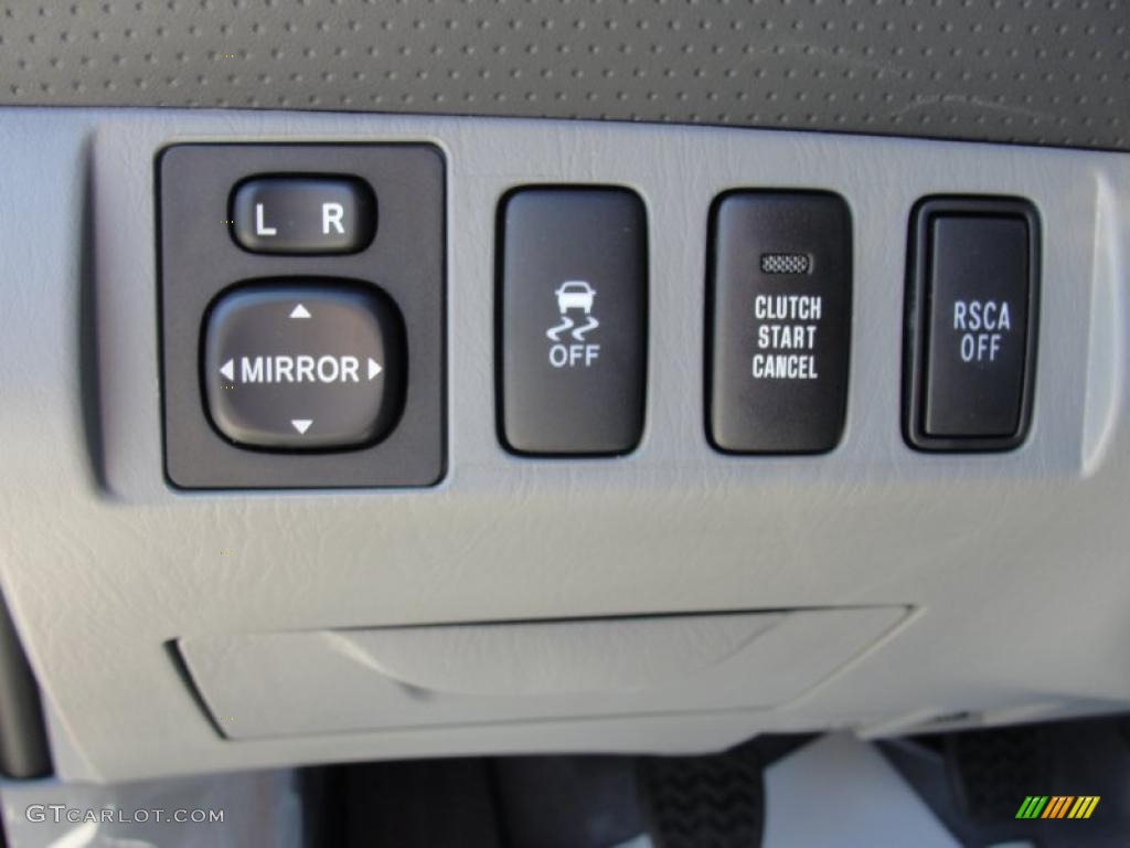 2011 Toyota Tacoma Access Cab 4x4 Controls Photo #47457457