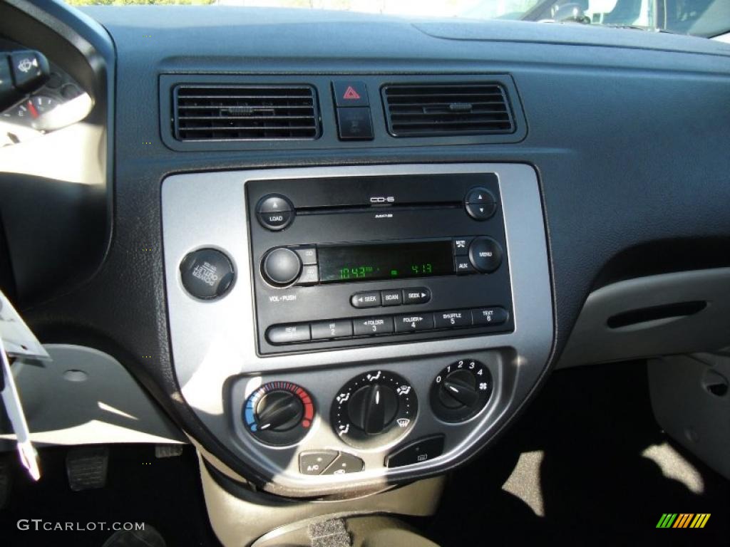 2005 Focus ZX3 SES Coupe - Liquid Grey Metallic / Dark Flint/Light Flint photo #6