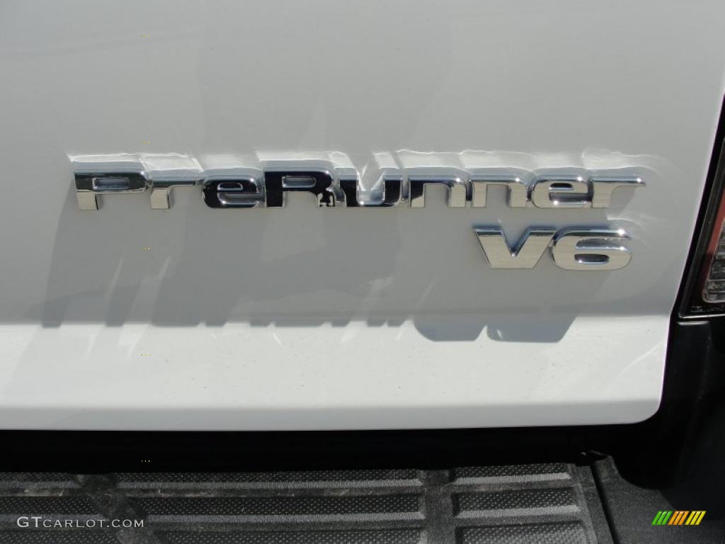 2011 Tacoma V6 TRD Sport PreRunner Access Cab - Super White / Graphite Gray photo #17