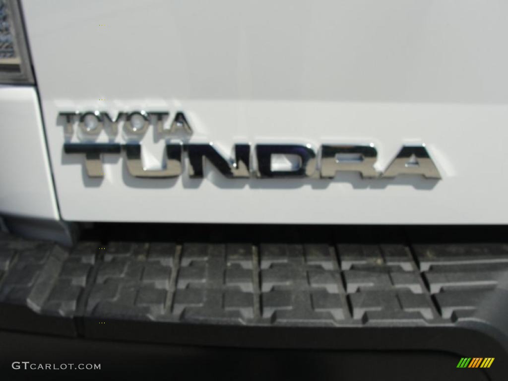 2011 Tundra Double Cab - Super White / Graphite Gray photo #15