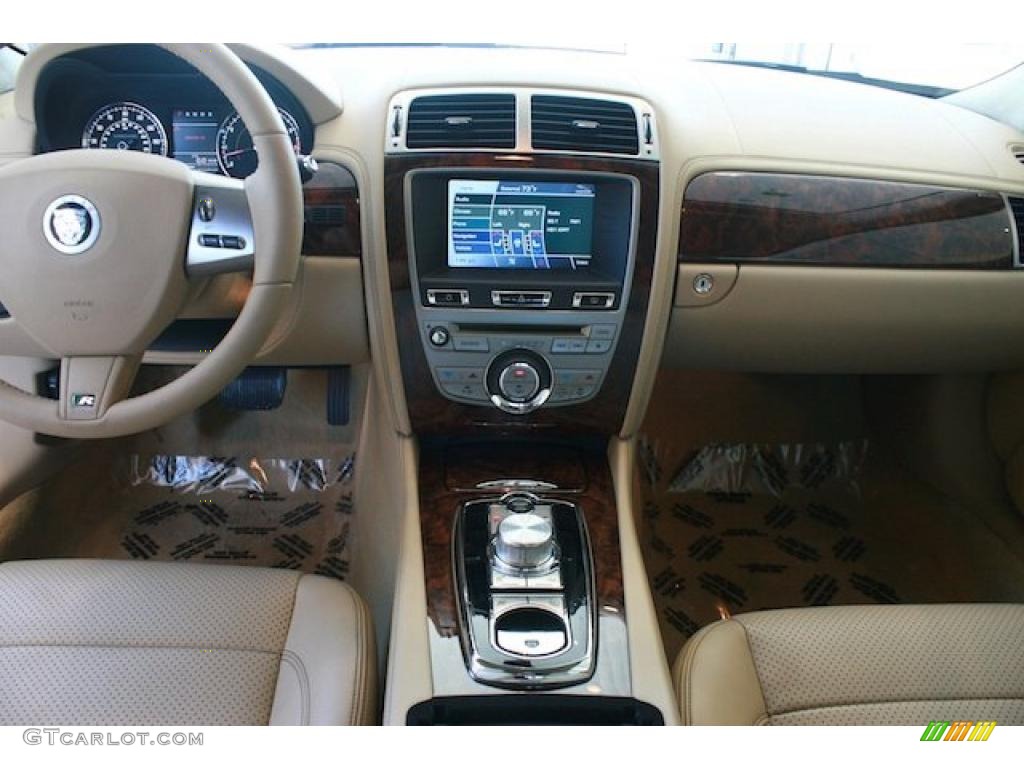 2011 Jaguar XK XKR Coupe Caramel/Caramel Dashboard Photo #47463877