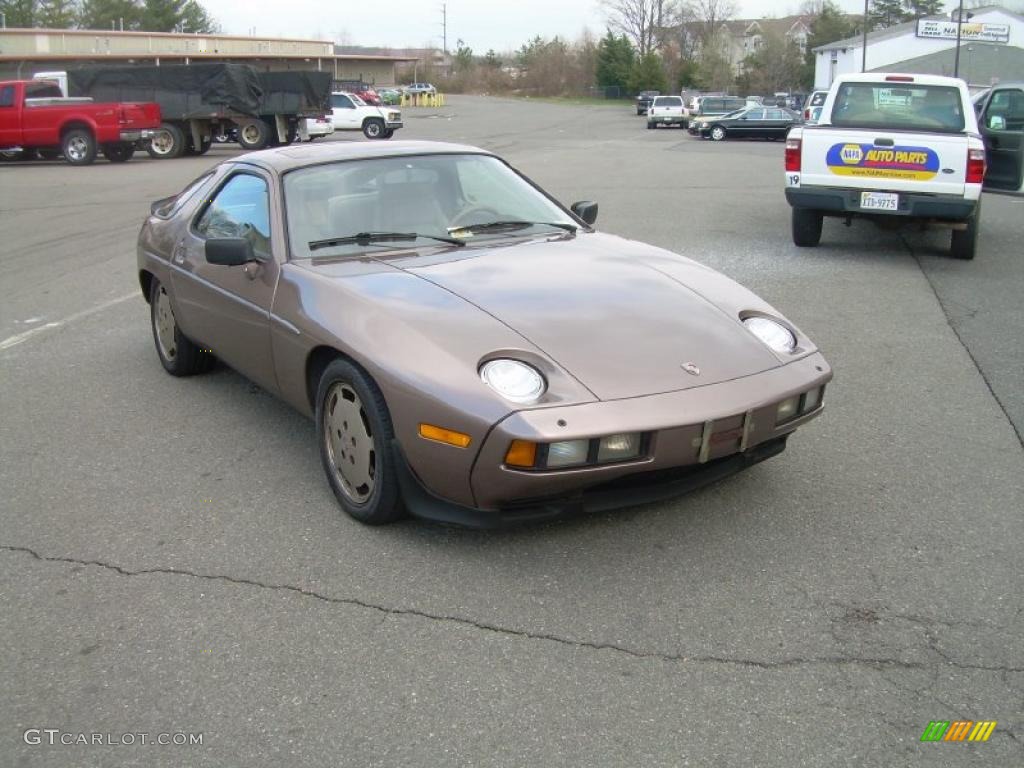 Quartz Grey Metallic 1983 Porsche 928 S Exterior Photo #47464192