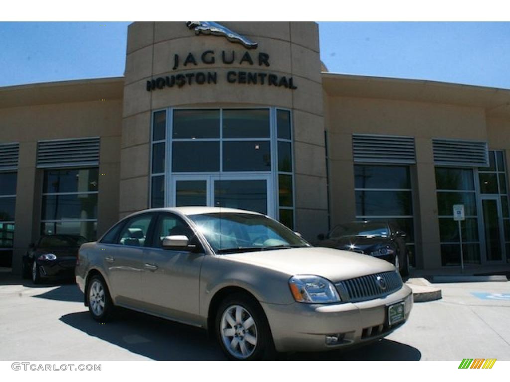 2006 Montego Luxury - Light French Silk Metallic / Pebble photo #1