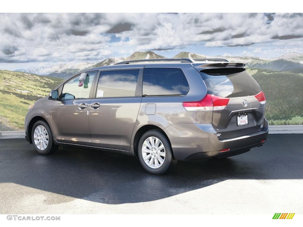 2011 Sienna XLE AWD - Predawn Gray Mica / Light Gray photo #3