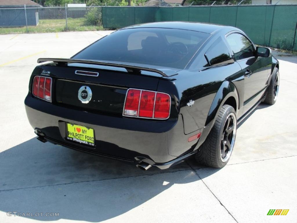 2005 Mustang GT Premium Coupe - Black / Red Leather photo #3