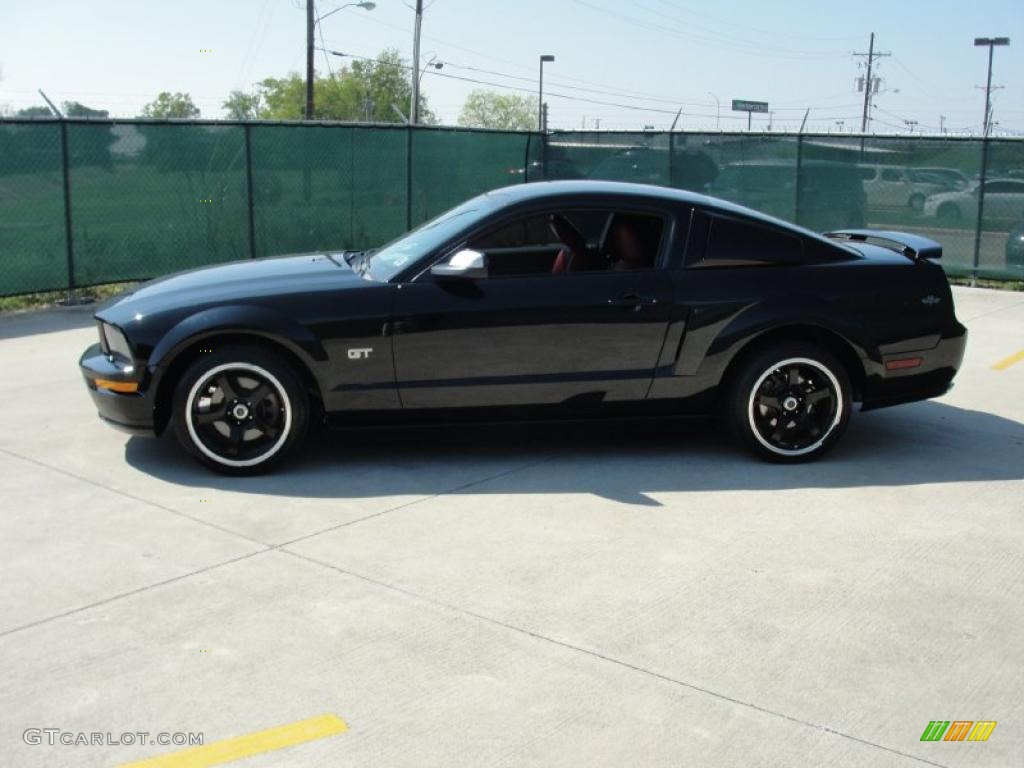 2005 Mustang GT Premium Coupe - Black / Red Leather photo #6