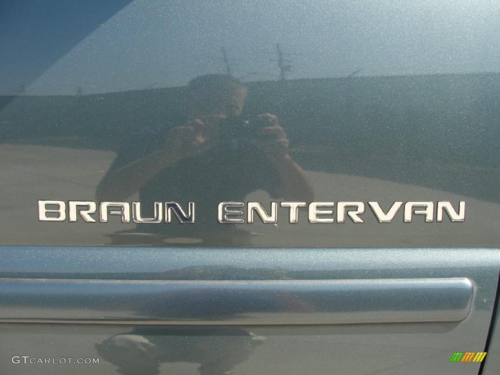 2005 Chevrolet Uplander LT Braun Entervan Marks and Logos Photo #47468173