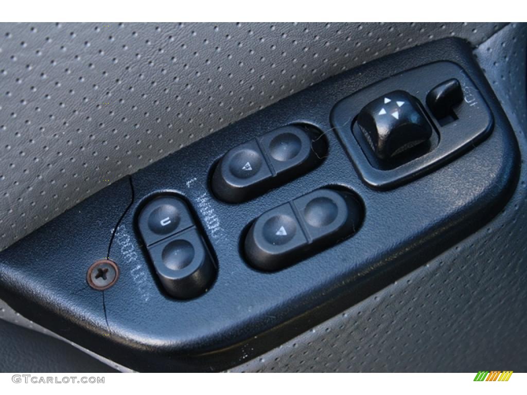 1994 Ford Bronco Eddie Bauer 4x4 Controls Photo #47470204