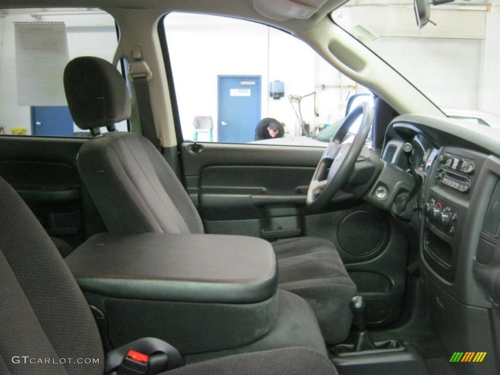 2004 Ram 1500 SLT Quad Cab 4x4 - Black / Dark Slate Gray photo #7