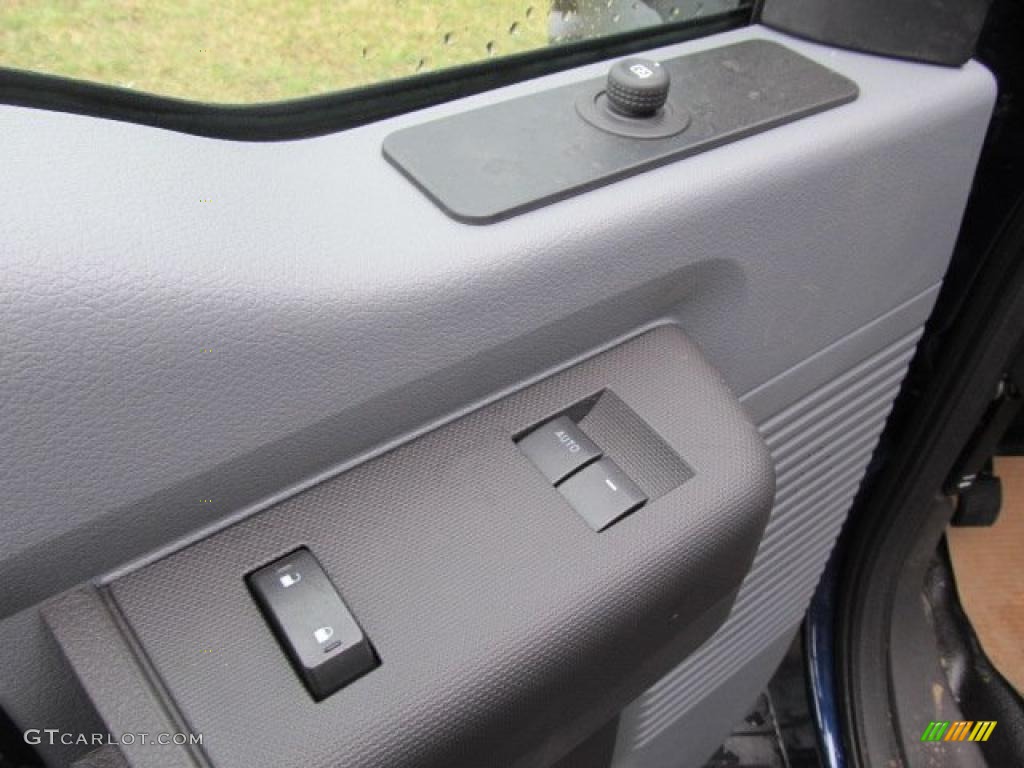 2011 Ford F550 Super Duty XL Regular Cab 4x4 Dump Truck Controls Photo #47472622