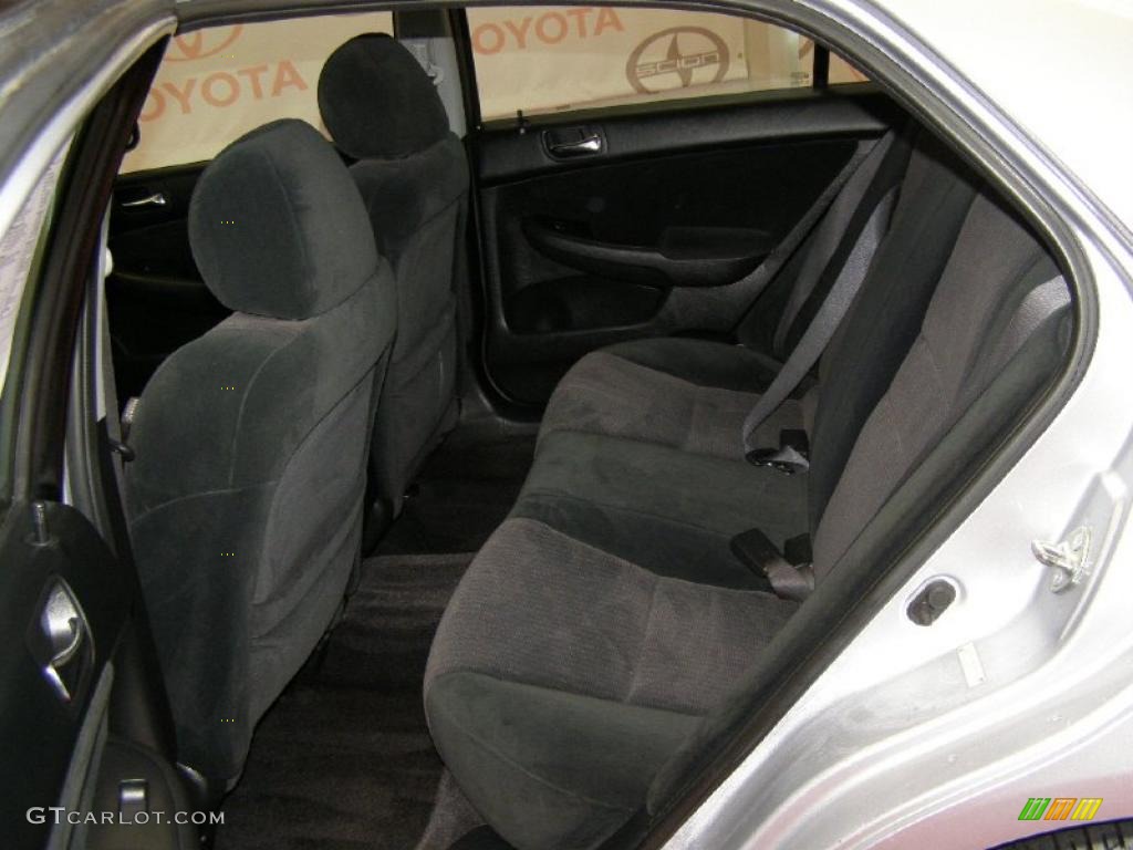 2005 Accord DX Sedan - Satin Silver Metallic / Black photo #10