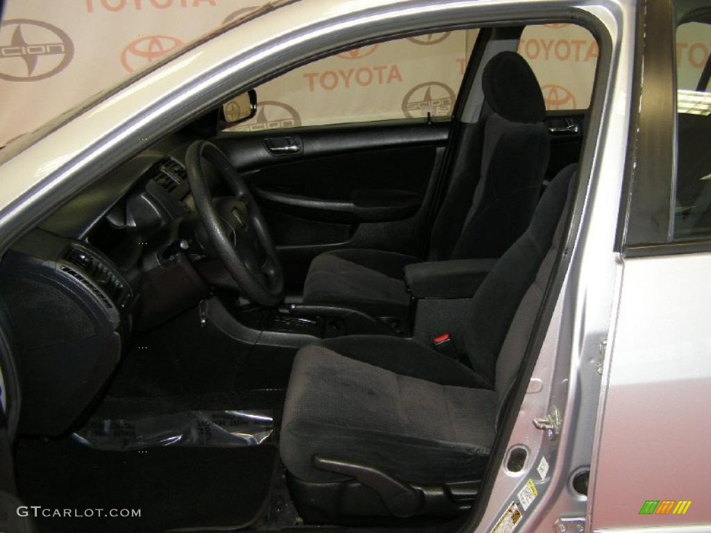 2005 Accord DX Sedan - Satin Silver Metallic / Black photo #14