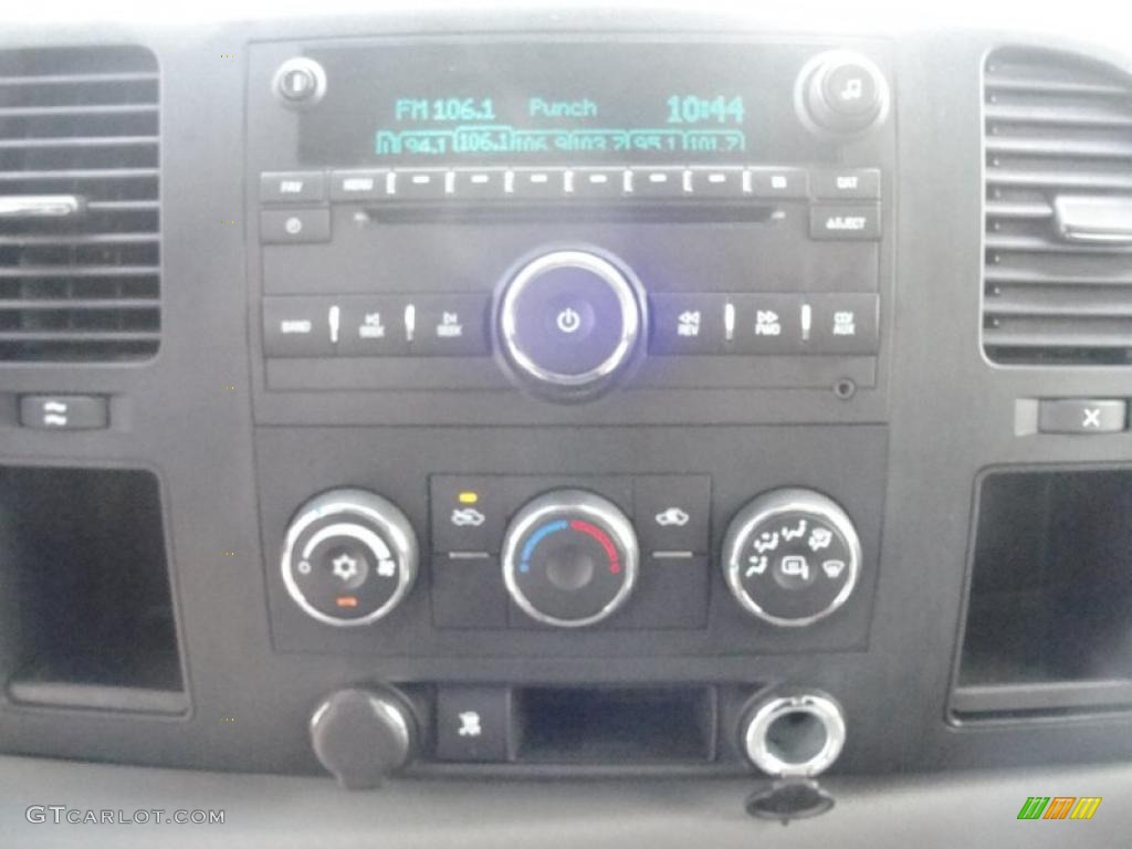 2009 Silverado 1500 LS Crew Cab - Silver Birch Metallic / Dark Titanium photo #46