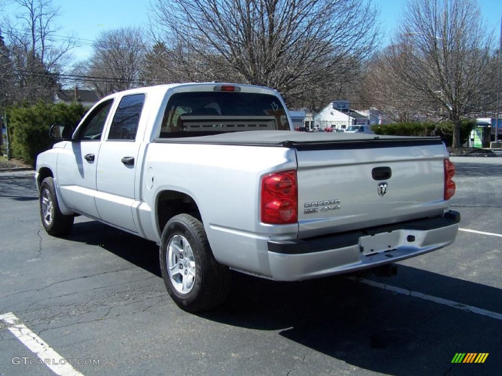 Bright Silver Metallic 2007 Dodge Dakota SLT Quad Cab 4x4 Exterior Photo #47476697