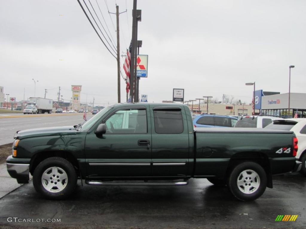 Dark Green Metallic 2007 Chevrolet Silverado 1500 Classic LS Extended Cab 4x4 Exterior Photo #47479157