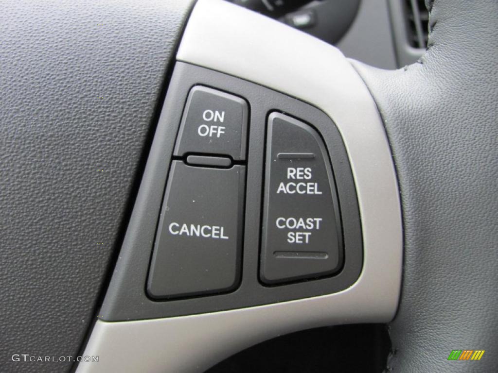 2011 Hyundai Elantra Touring GLS Controls Photo #47479526