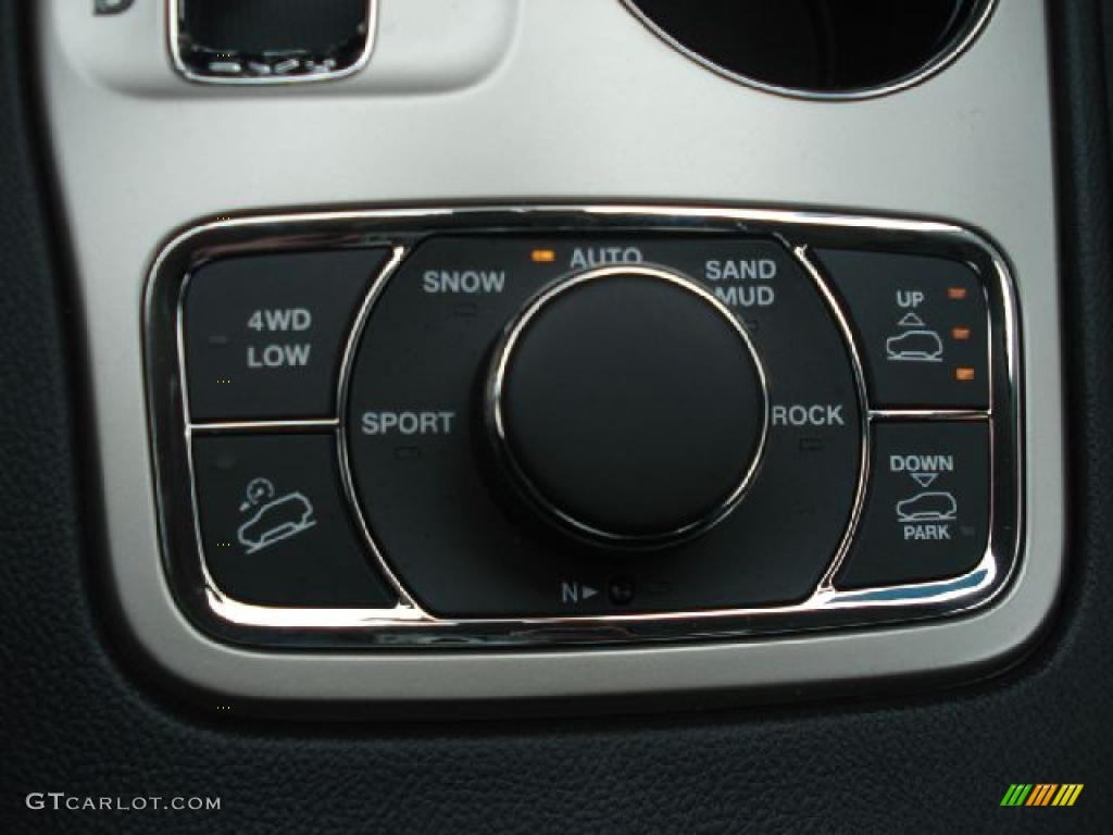 2011 Jeep Grand Cherokee Overland 4x4 Controls Photo #47482106