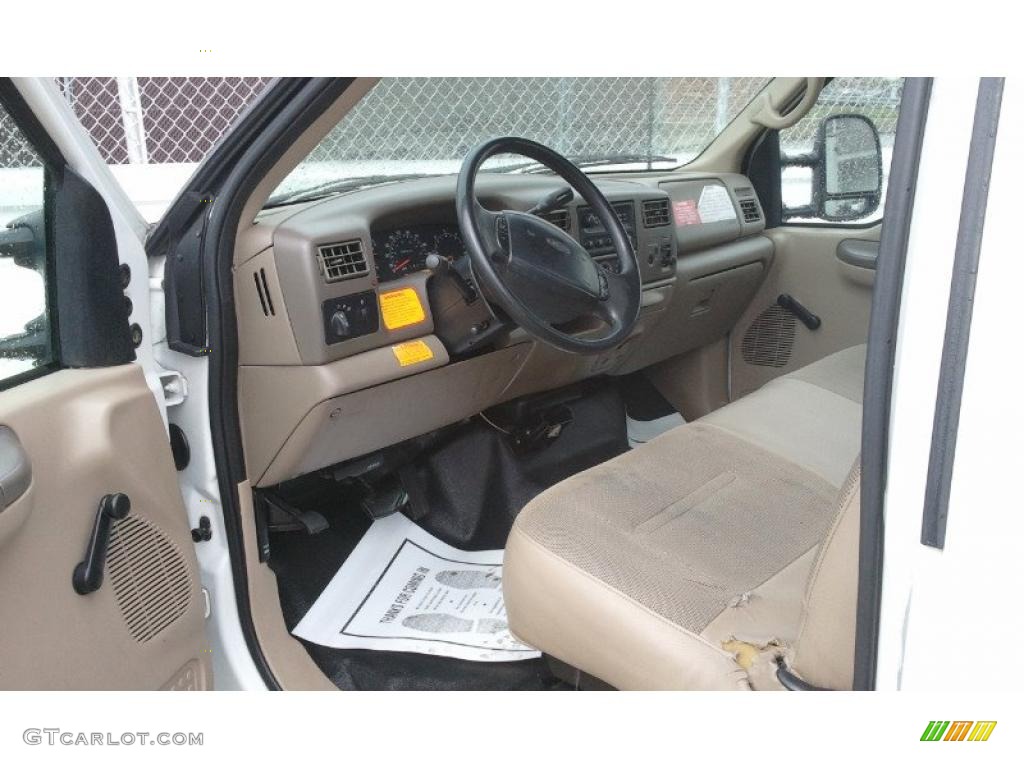 Medium Parchment Interior 2001 Ford F350 Super Duty XL Regular Cab Bucket Truck Photo #47482571