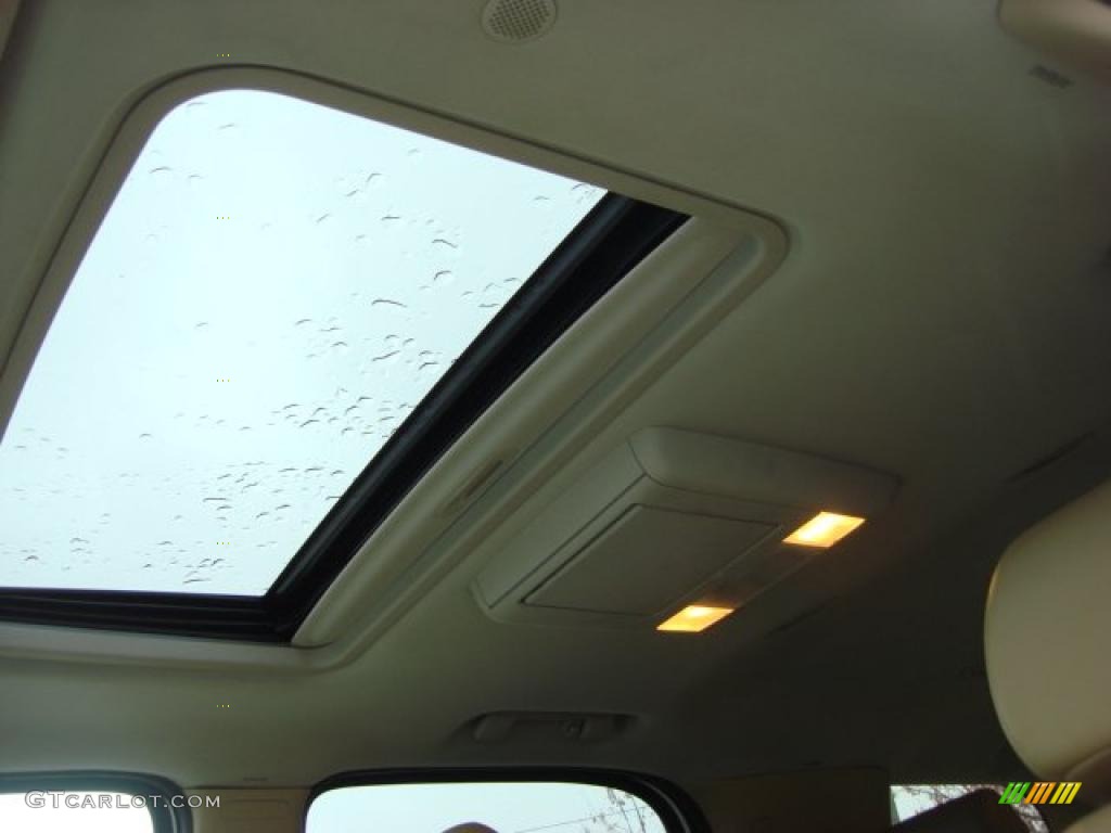 2007 Tahoe LTZ - Summit White / Light Cashmere/Ebony photo #11