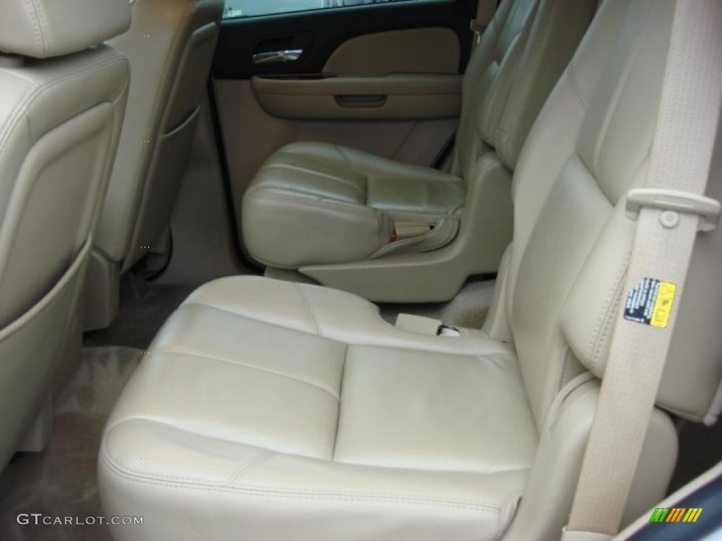 2007 Tahoe LTZ - Summit White / Light Cashmere/Ebony photo #12