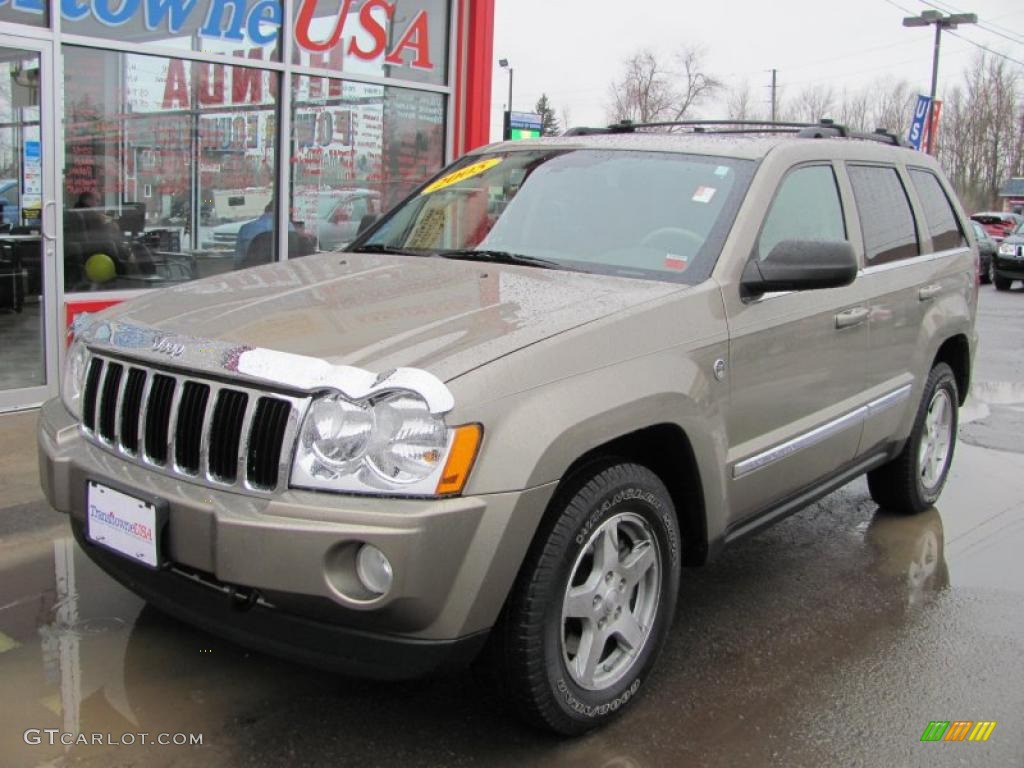 2005 Grand Cherokee Limited 4x4 - Light Khaki Metallic / Dark Khaki/Light Graystone photo #1