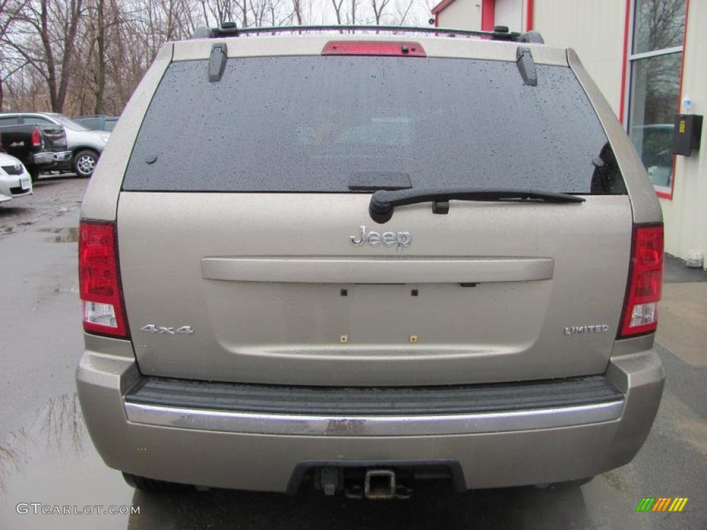 2005 Grand Cherokee Limited 4x4 - Light Khaki Metallic / Dark Khaki/Light Graystone photo #15