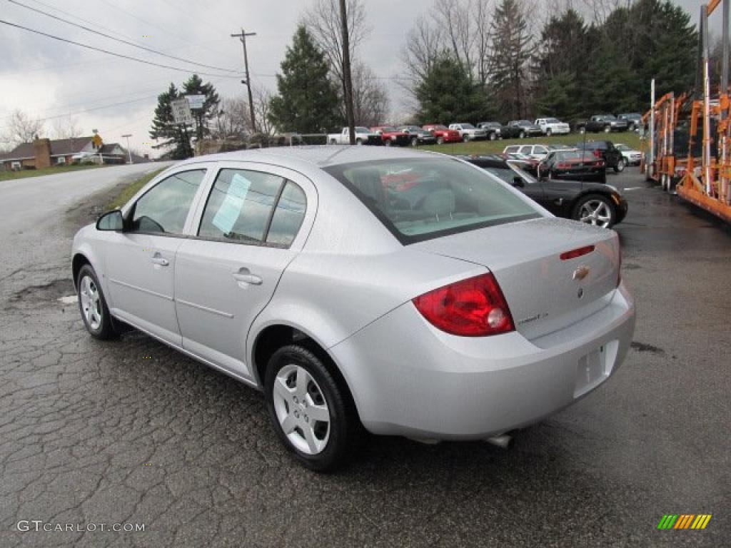 2007 Cobalt LT Sedan - Ultra Silver Metallic / Gray photo #4