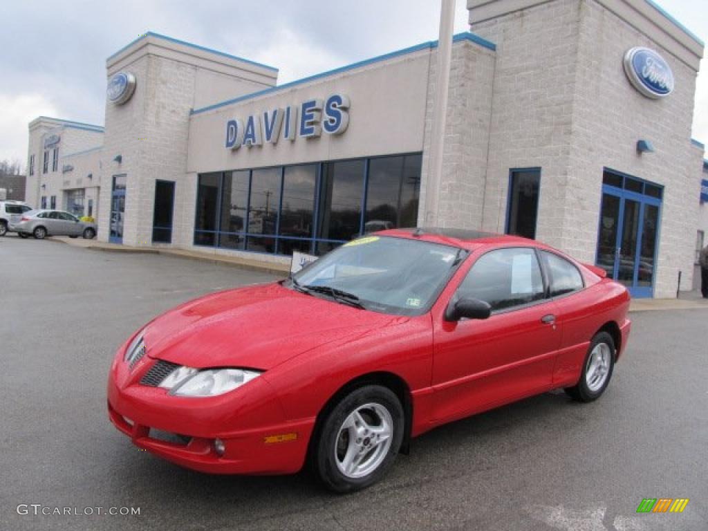 2005 Sunfire Coupe - Victory Red / Graphite photo #1