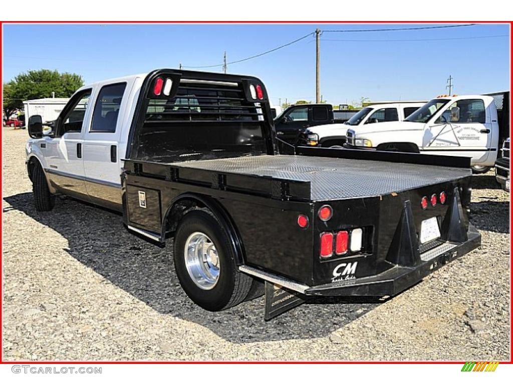 2001 F350 Super Duty Lariat Crew Cab Chassis - Oxford White / Medium Parchment photo #3