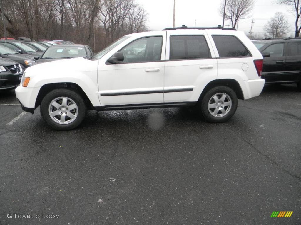 2008 Grand Cherokee Laredo 4x4 - Stone White / Dark Slate Gray/Light Graystone photo #1