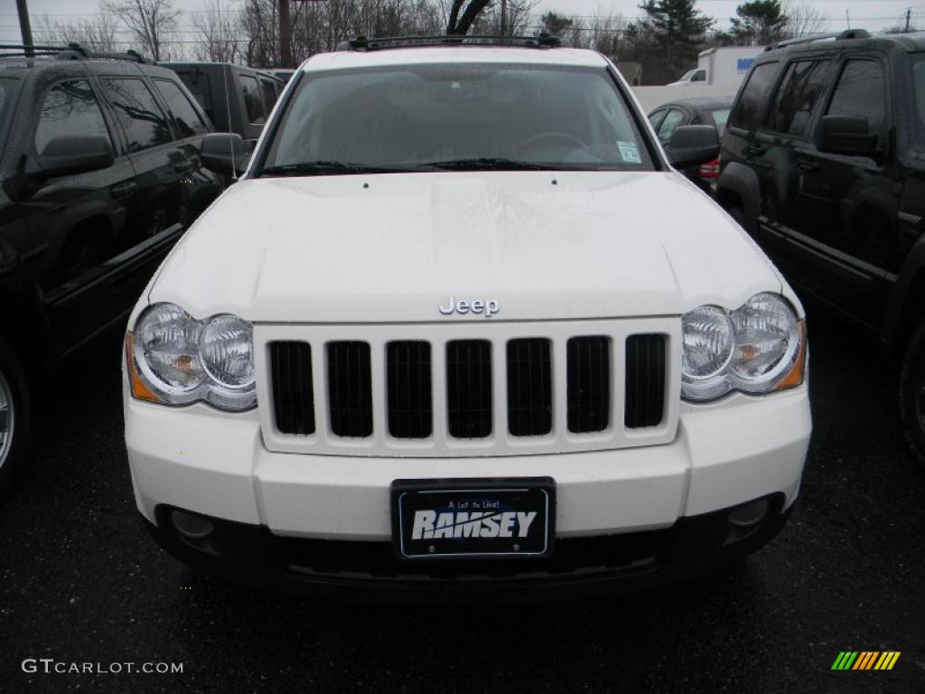 2008 Grand Cherokee Laredo 4x4 - Stone White / Dark Slate Gray/Light Graystone photo #3