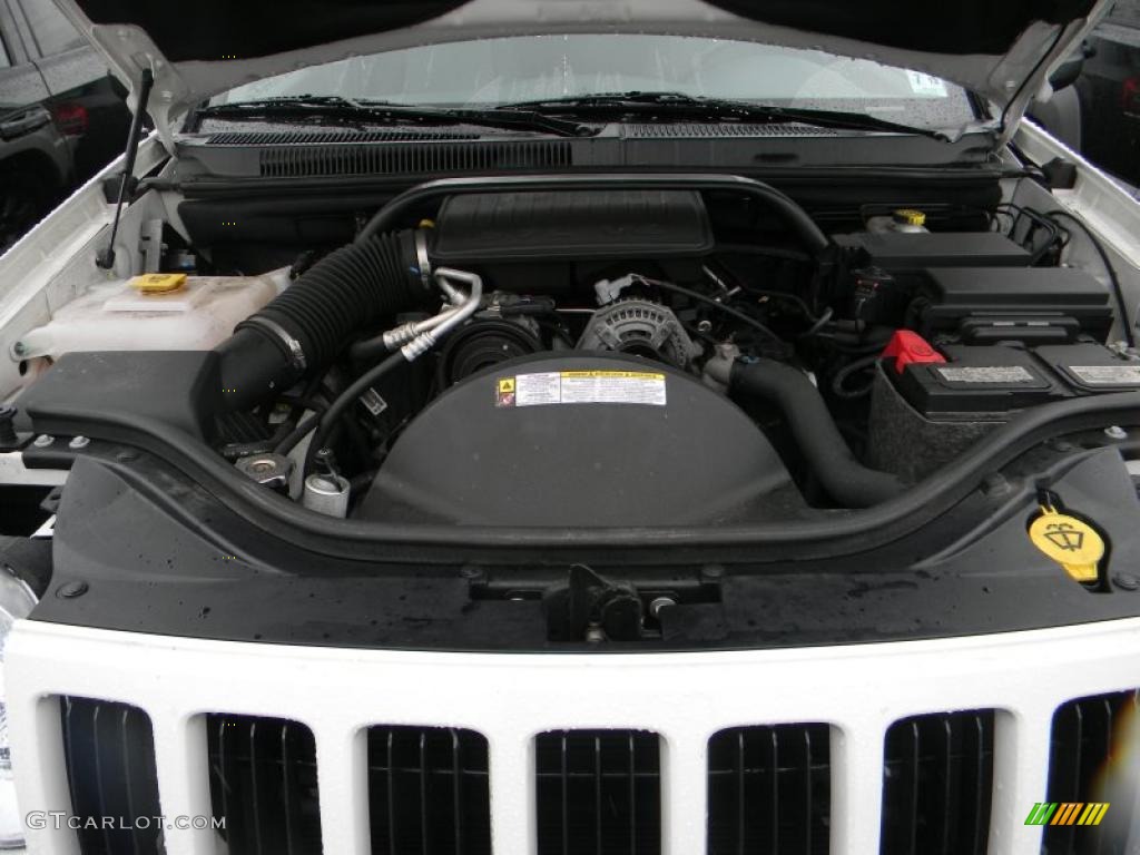 2008 Grand Cherokee Laredo 4x4 - Stone White / Dark Slate Gray/Light Graystone photo #4
