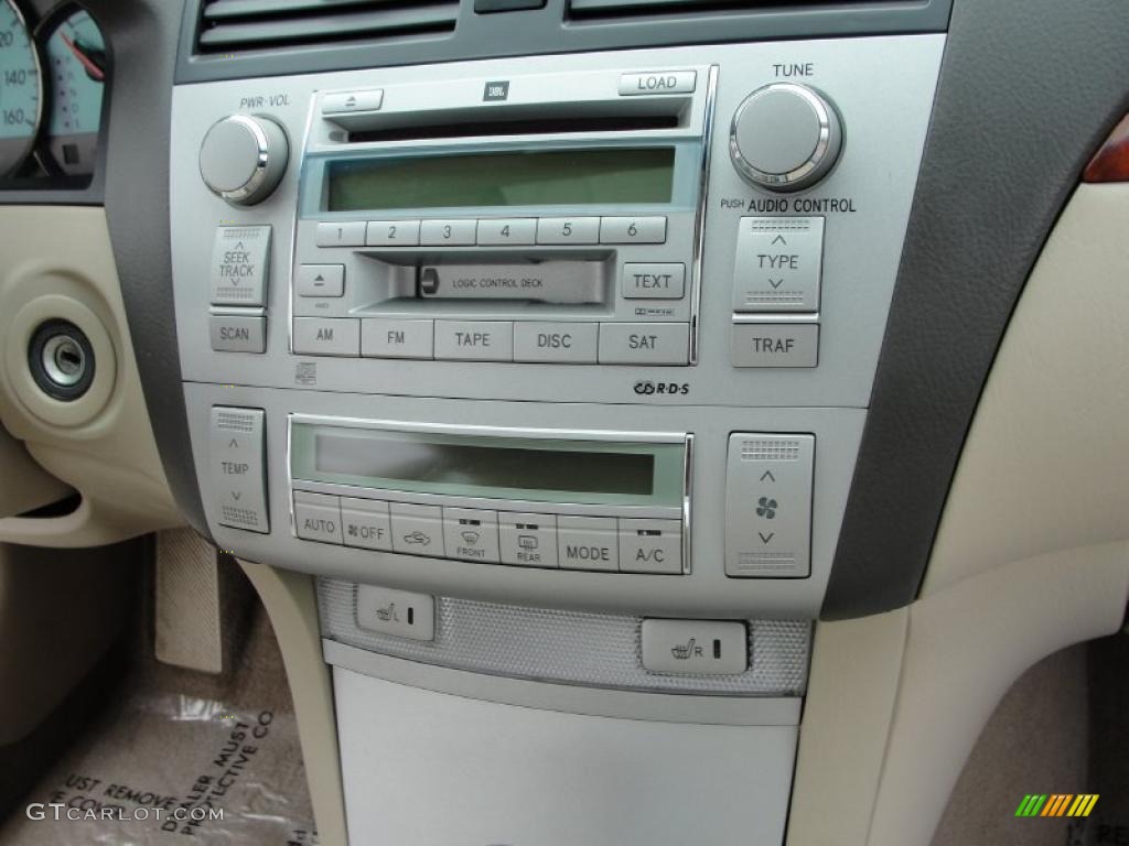 2006 Toyota Solara SLE Coupe Controls Photo #47490027