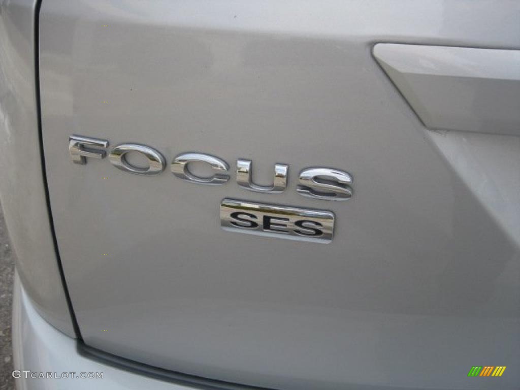 2006 Ford Focus ZX5 SES Hatchback Marks and Logos Photo #47490303