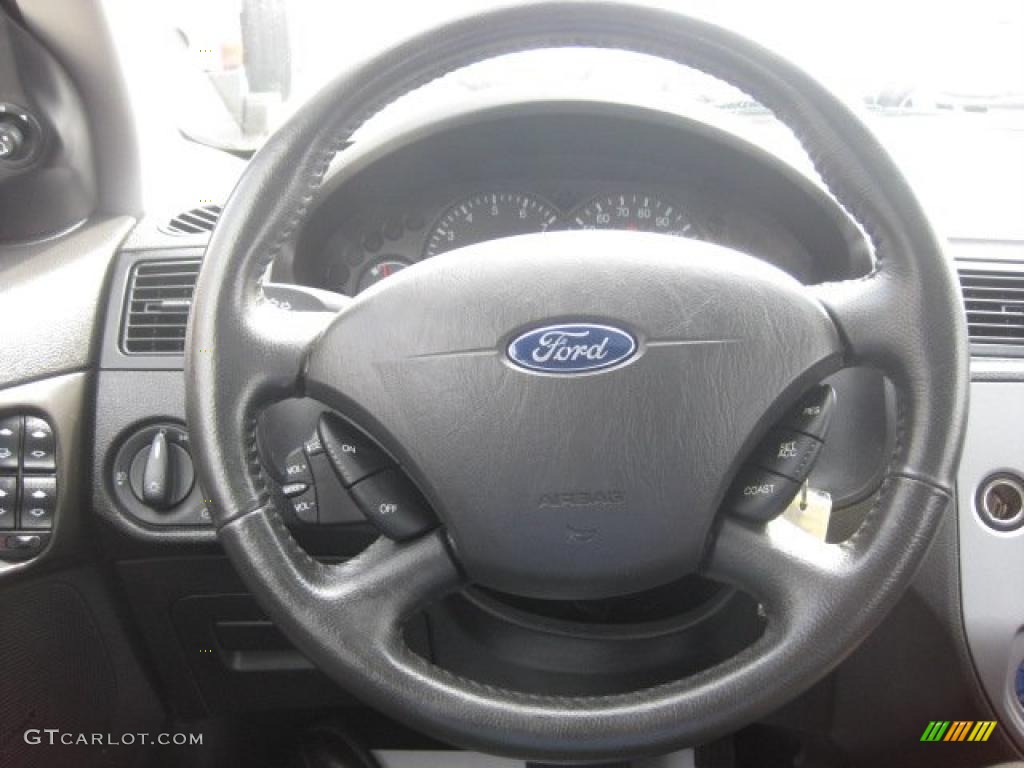 2006 Ford Focus ZX5 SES Hatchback Charcoal/Charcoal Steering Wheel Photo #47490390
