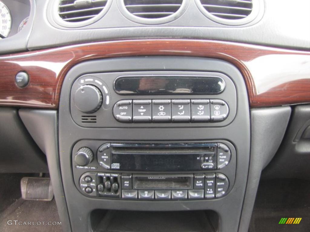 2001 Chrysler 300 M Sedan Controls Photo #47490564