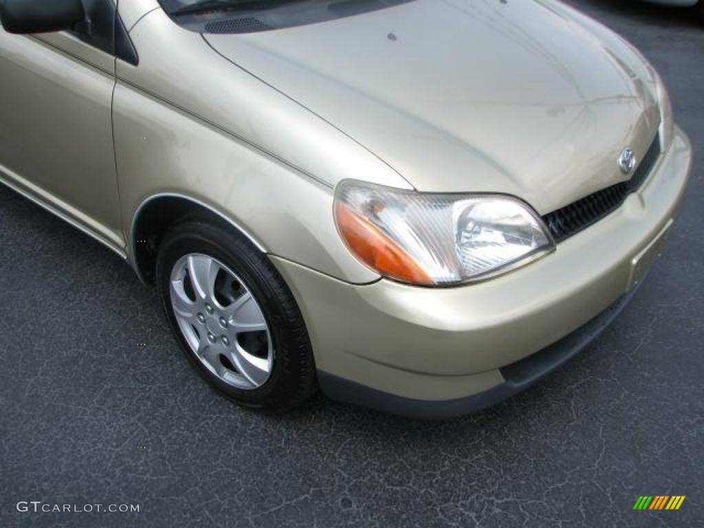 2002 ECHO Sedan - Satin Gold Metallic / Shadow Gray photo #2