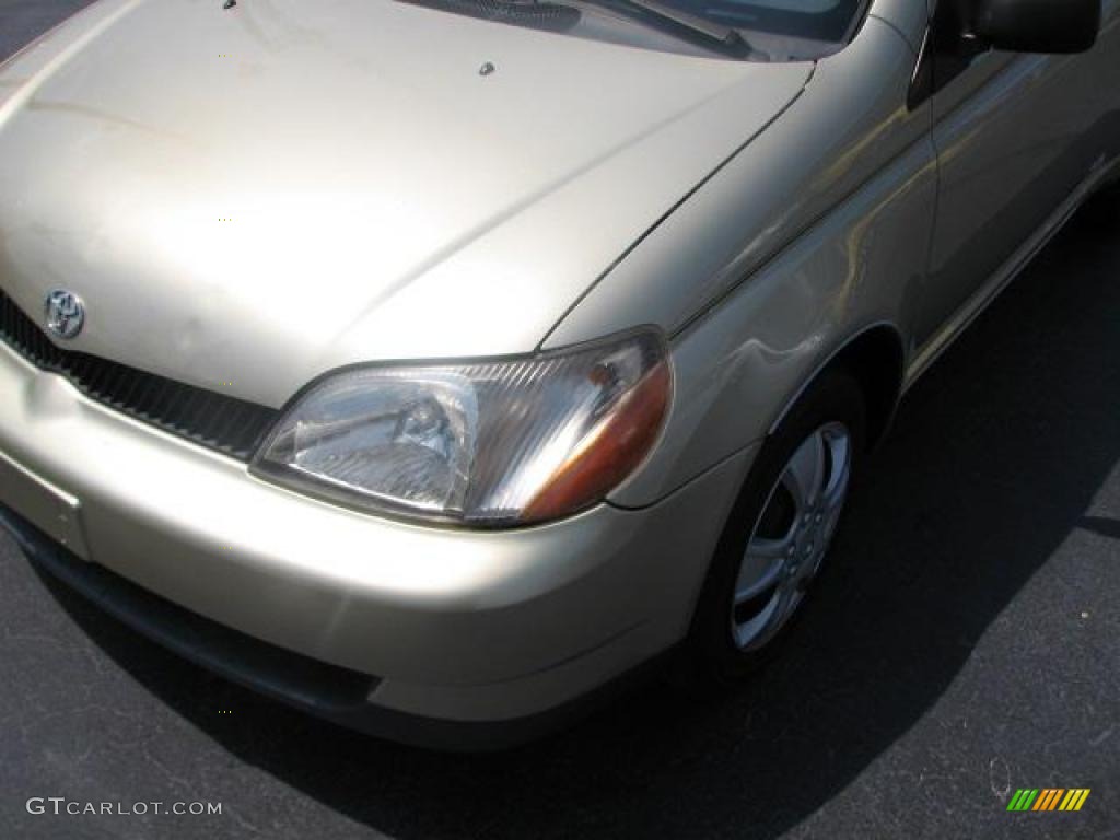 2002 ECHO Sedan - Satin Gold Metallic / Shadow Gray photo #4