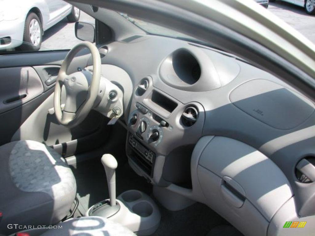 2002 ECHO Sedan - Satin Gold Metallic / Shadow Gray photo #13