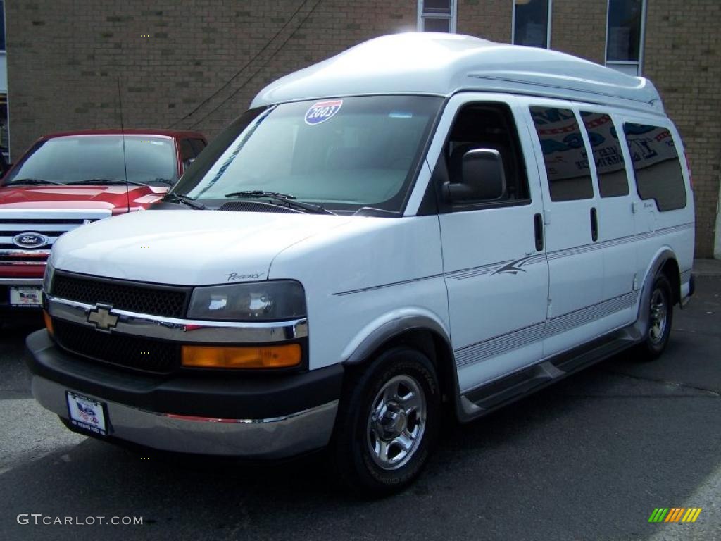 Summit White Chevrolet Express