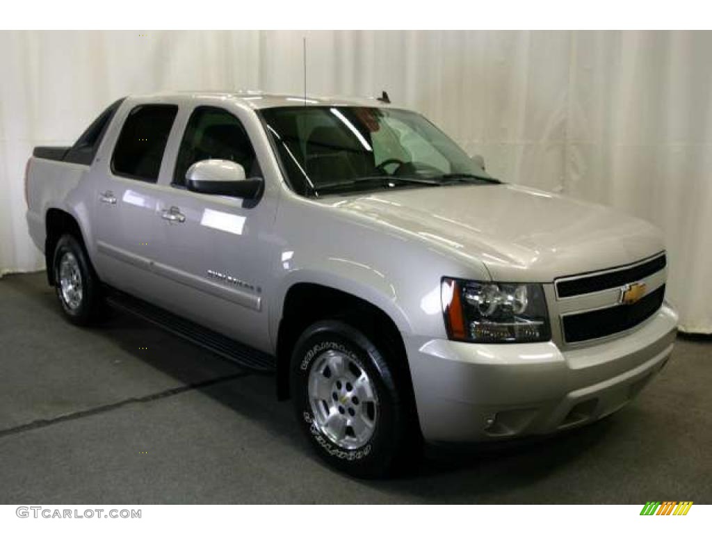 2007 Avalanche LT 4WD - Silver Birch Metallic / Ebony photo #1