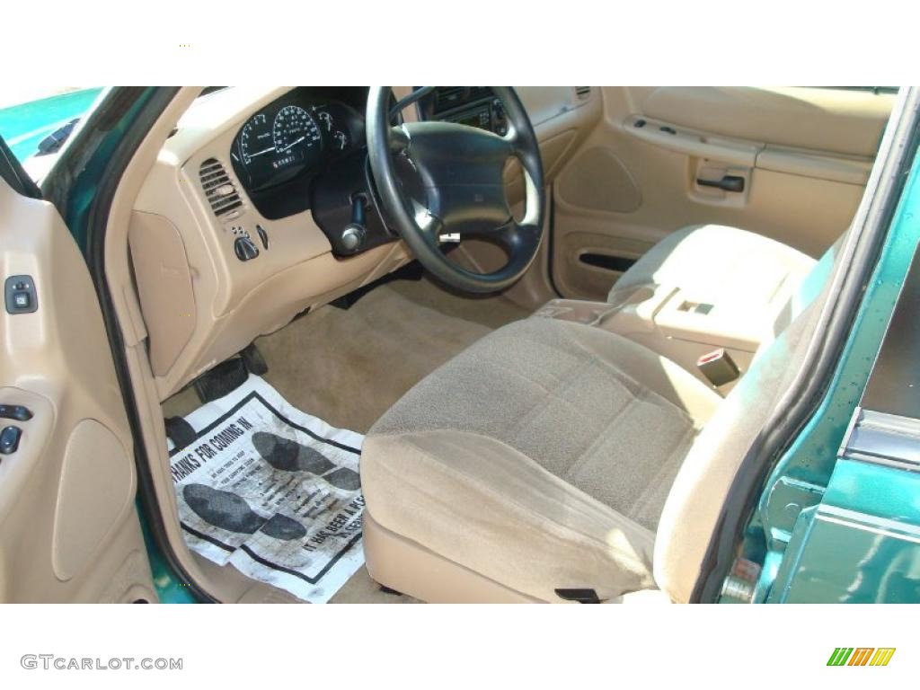 Medium Prairie Tan Interior 2001 Ford Explorer XLS Photo #47497371