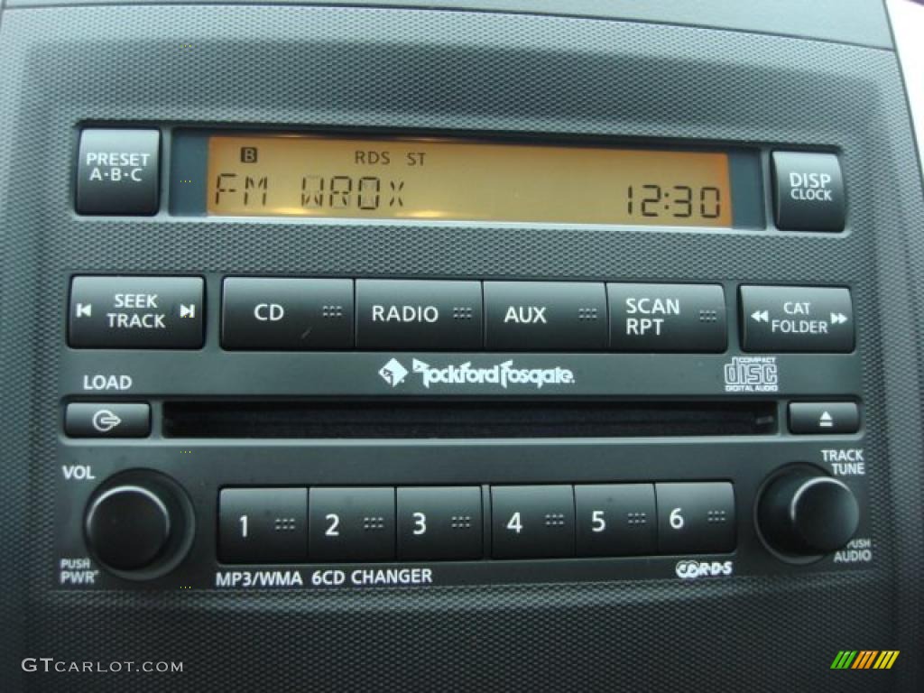 2011 Nissan Frontier Pro-4X Crew Cab Controls Photo #47497842