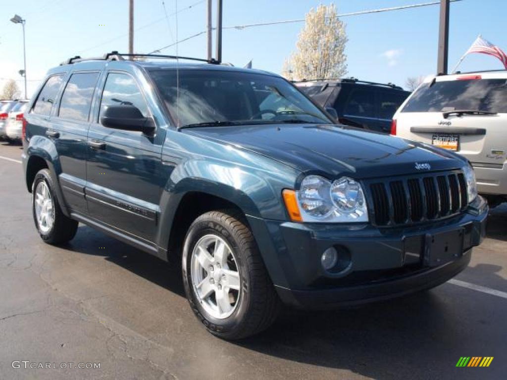 2005 Grand Cherokee Laredo 4x4 - Deep Beryl Green Pearl / Medium Slate Gray photo #2